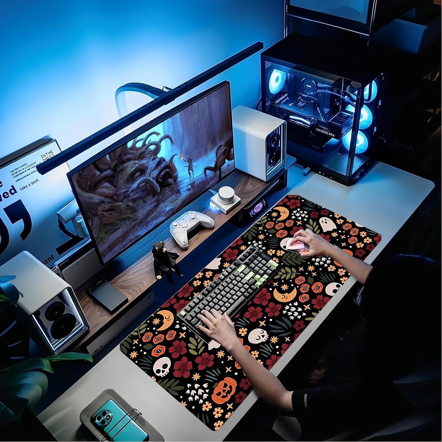 XXL Gaming Mouse Pad - 900 x 400 mm - Grote Onderlegger met Versterkte Randen - Non-Slip Rubber Onderkant - Waterdichte Bureau Mat - Halloween Design - Voor Laptop, Toetsenbord en Muis