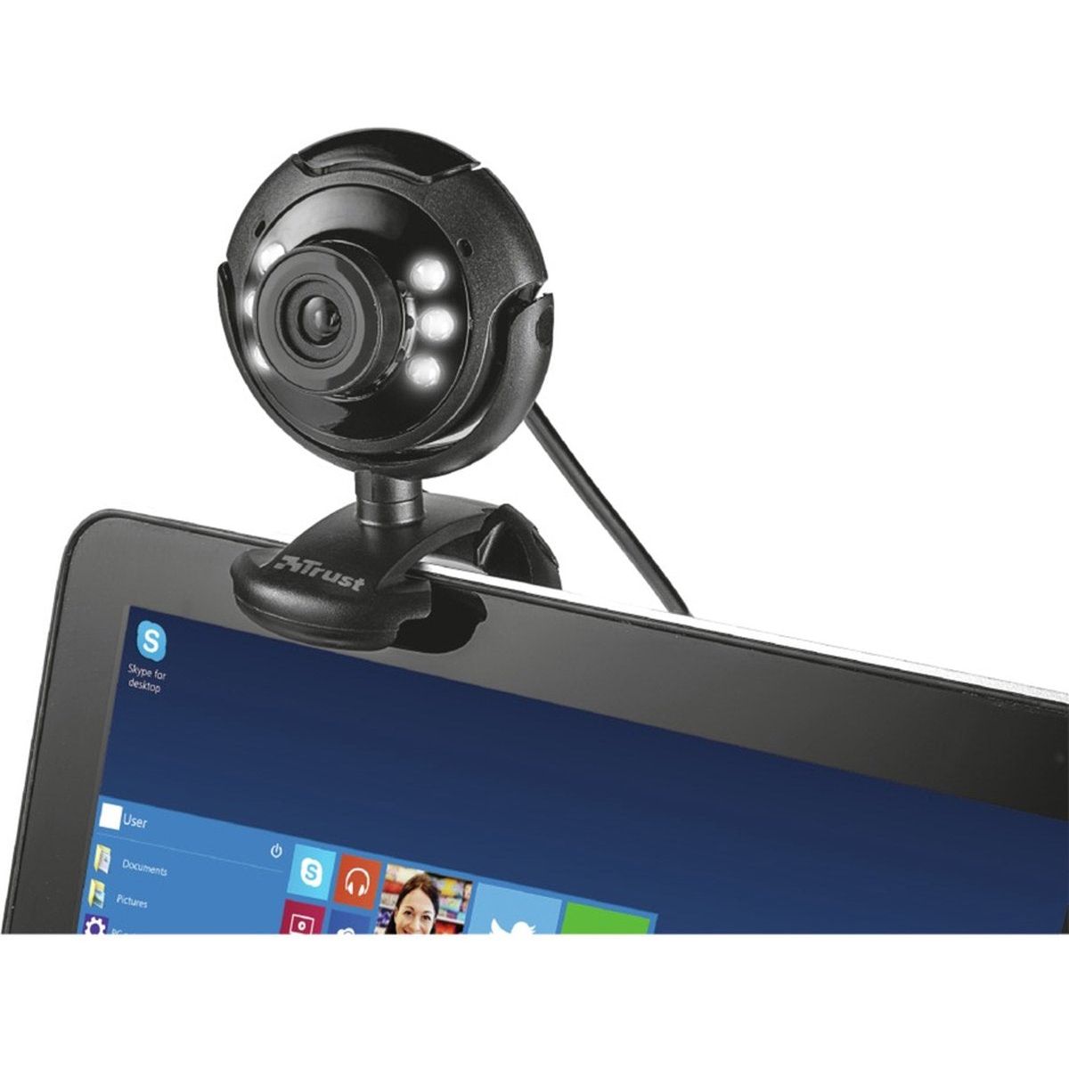 Trust Spotlight Pro – Webcam – 640 x 480 Resolutie – Ingebouwde Microfoon – 6 Dimbare LED Lampjes – USB Aansluiting – 170 cm Kabel – Zwart