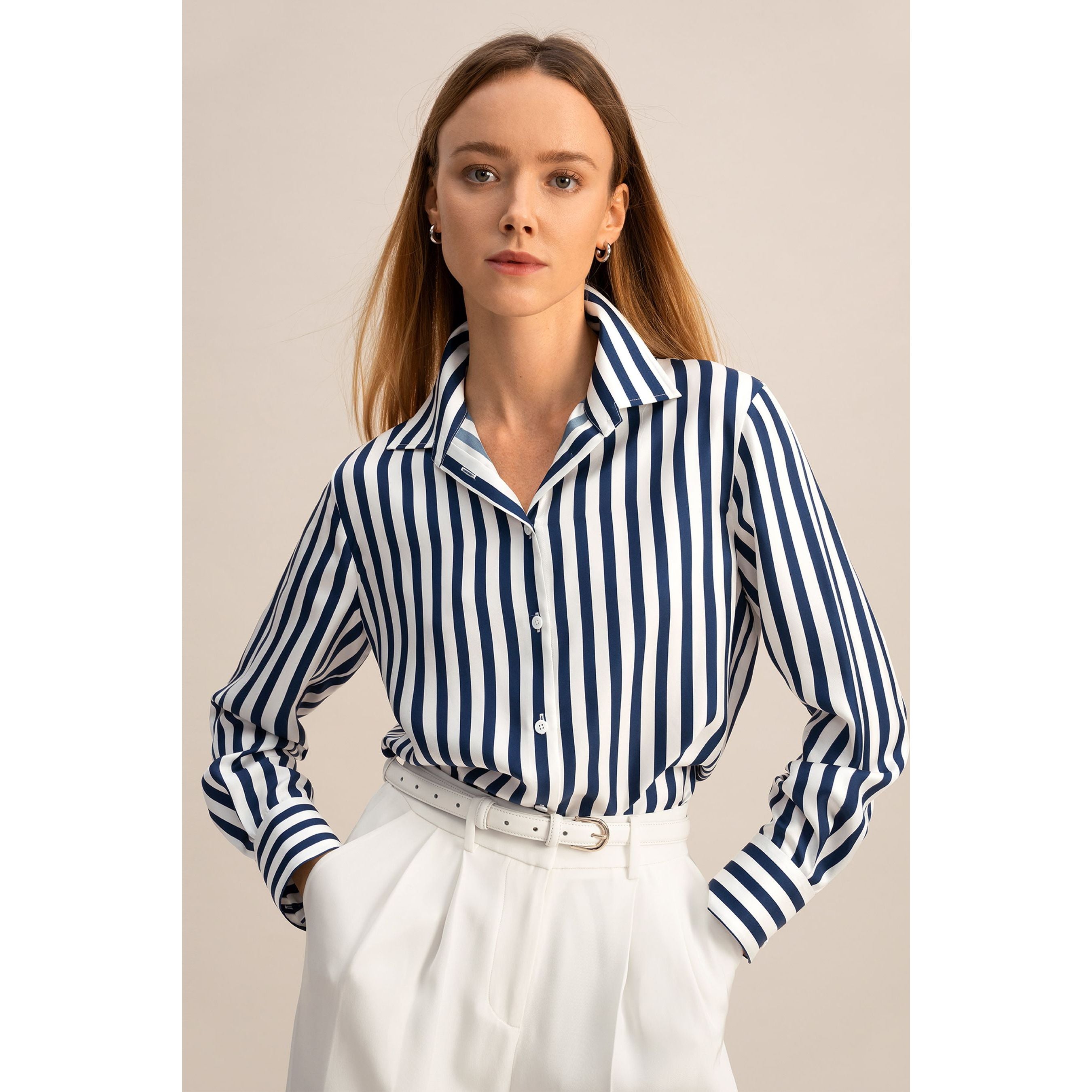 LILYSILK – Damesblouse – 100% Zijde – Blauw Witte Pinstripes – V-Hals – Lange Mouwen – Lichtgewicht – Ademend – Tijdloos Design – Maat S