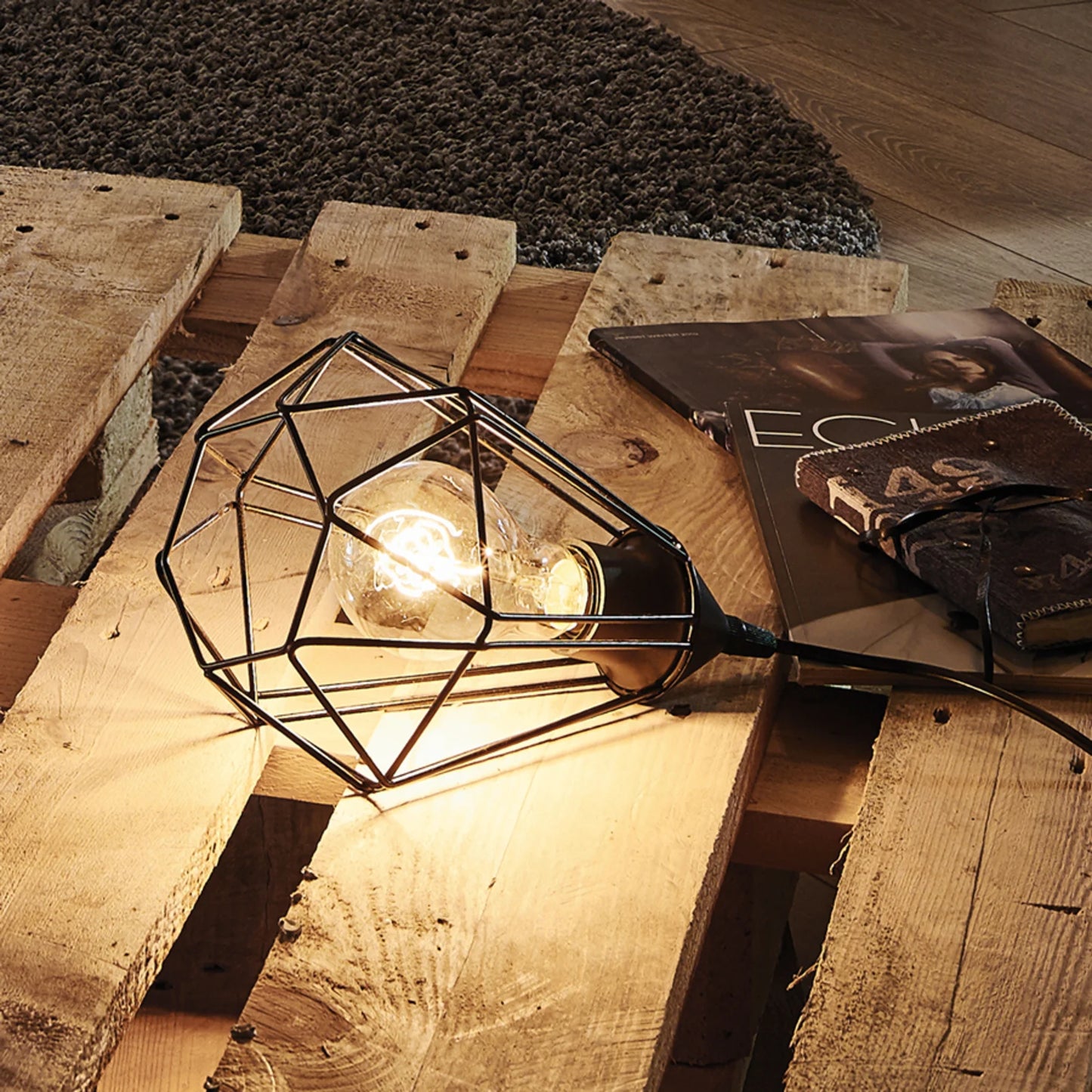 Casalux - Tafellamp - Zwart Stalen Frame - Industrieel Design - E27 Fitting - Exclusief Lichtbron - Hoogte 26,5 cm - Diameter 17,5 cm - Geschikt voor LED Lampen - Met Snoerschakelaar
