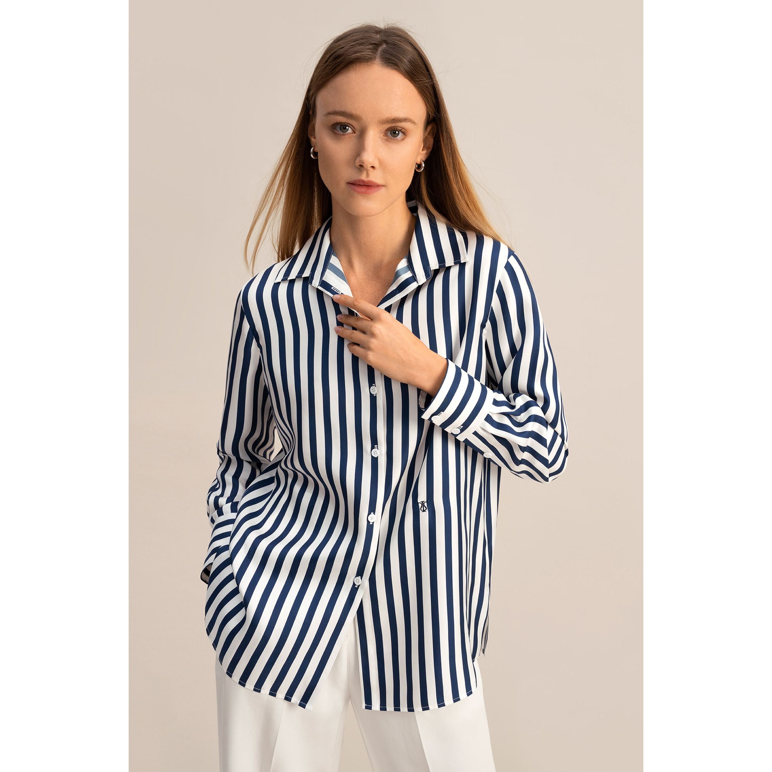 LILYSILK – Damesblouse – 100% Zijde – Blauw Witte Pinstripes – V-Hals – Lange Mouwen – Lichtgewicht – Ademend – Tijdloos Design – Maat S