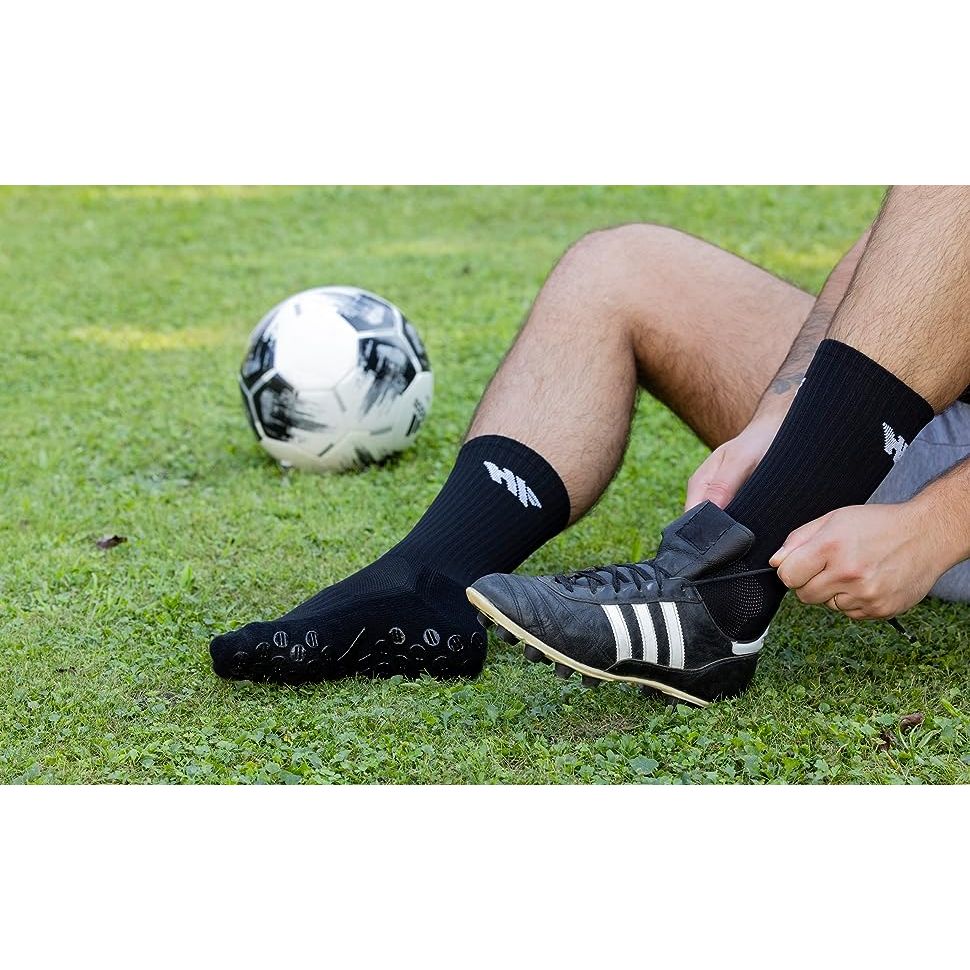3 Paar - HF Antislip Voetbal- en Sportsokken – Ademende Lange Sokken met Rubberen Noppen – Grip Sokken voor Mannen & Vrouwen – Maat 40-46 – Zwart