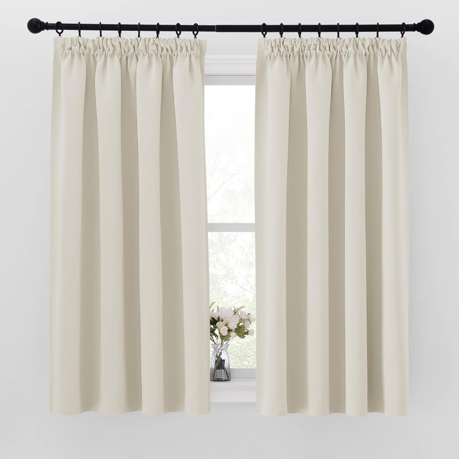 2 Stuks - Opaque Slaapkamer Gordijnen - H 160 x B 140 cm - Verduisterende Gordijnen Met Rimpelband - Thermische Isolatie - Lichtdichte Privacy Gordijnen - Warmte- en Geluidswerende Gordijnen - Licht Beige - Polyester