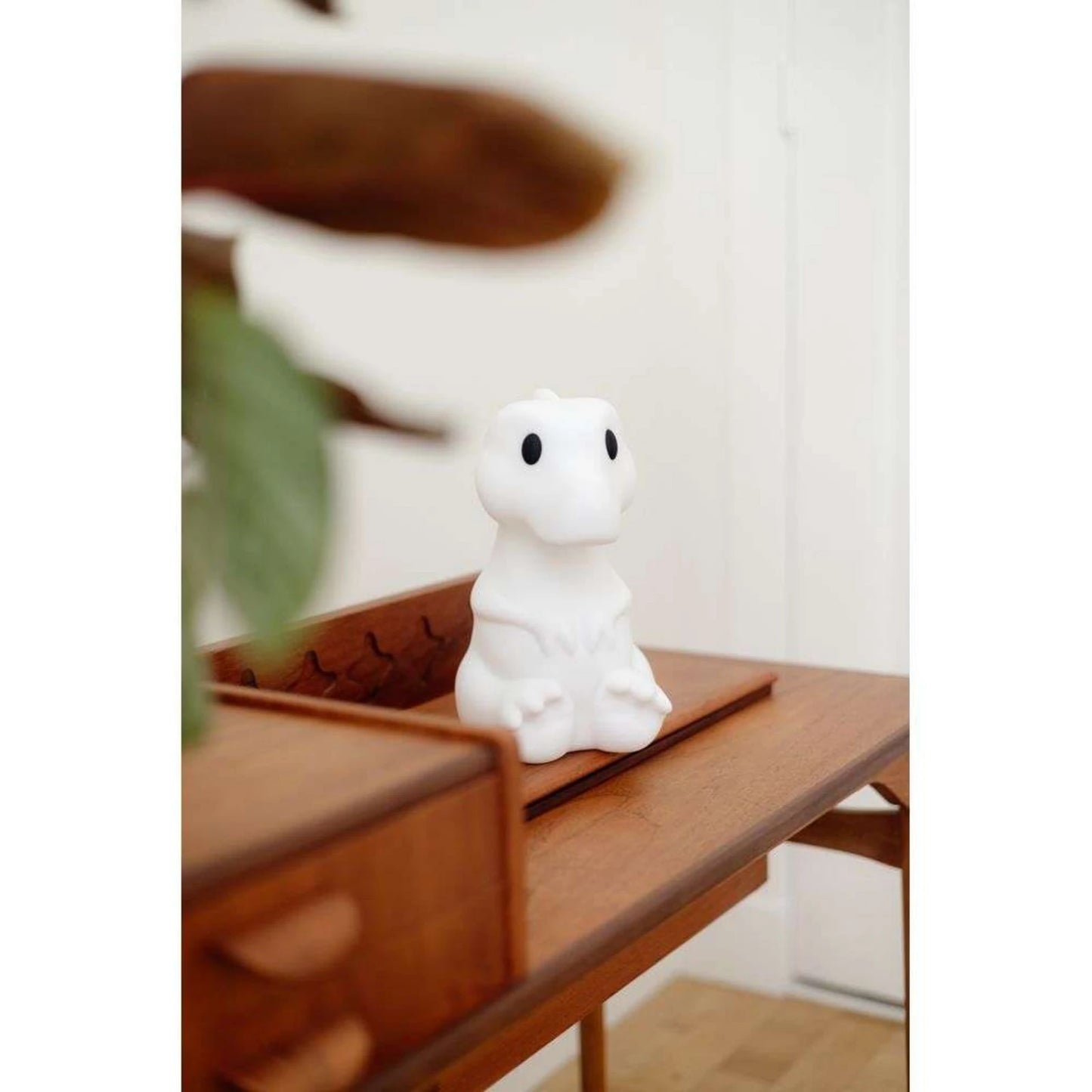 Mr Maria - Grote T-Rex Nachtlamp 25 cm - Dinosaurus Lamp Groot - Dino Kinderlamp - LED Nachtlamp Kind - Siliconen Tafellamp - Dier Nachtlamp - Warm Wit LED Licht - Dimmer In Snoer - Oplaadbare Lamp - Dino Decoratie Lamp - Afmeting 25 x 18 x 14 cm - 5W LED
