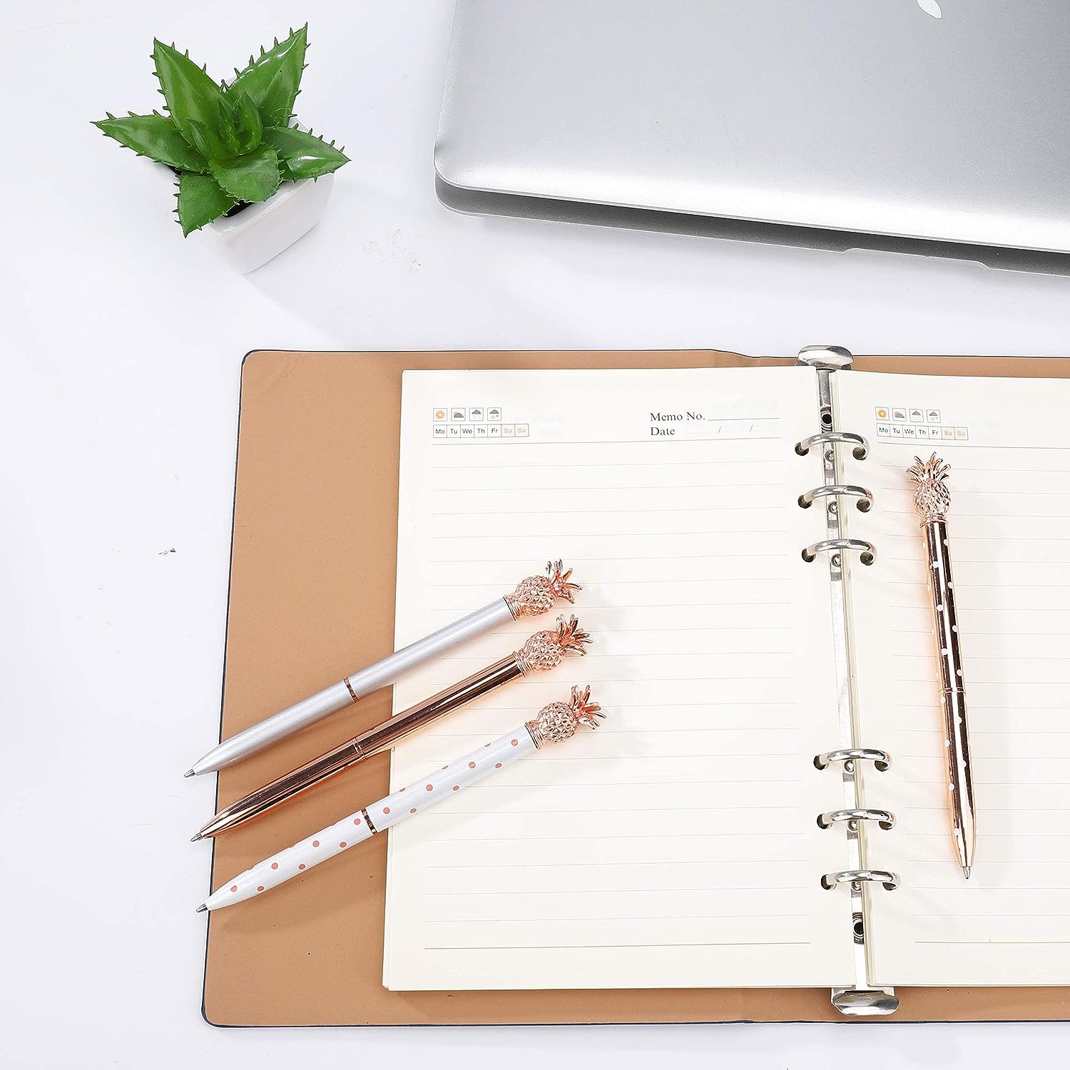 4-Delige Set Elegante Ananas Balpennen - Roosgoud Metalen Uitvoering - Perfect voor Kantoor en School - Vloeiend Schrijven met 1.0 mm Zwarte Inkt - Stijlvolle Schrijfaccessoires