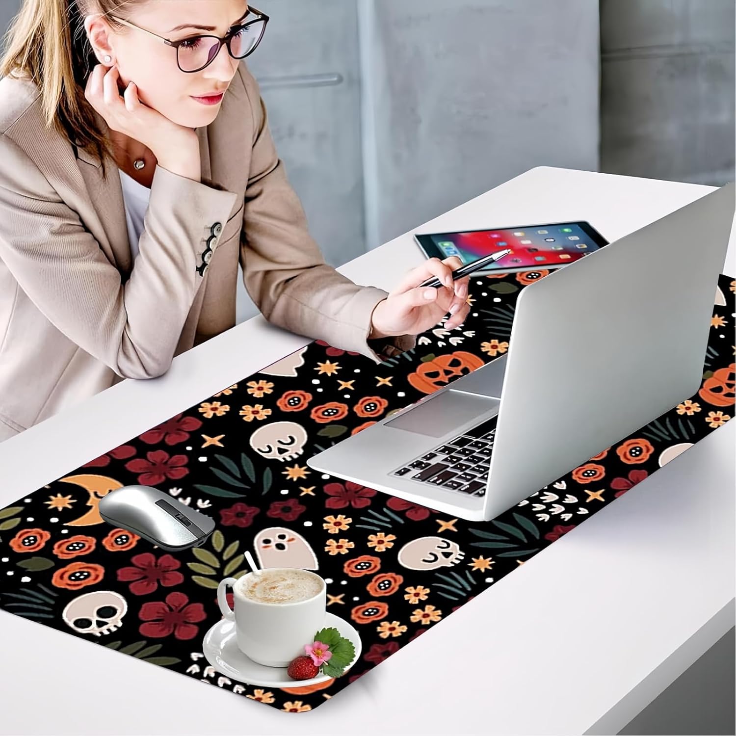 XXL Gaming Mouse Pad - 900 x 400 mm - Grote Onderlegger met Versterkte Randen - Non-Slip Rubber Onderkant - Waterdichte Bureau Mat - Halloween Design - Voor Laptop, Toetsenbord en Muis
