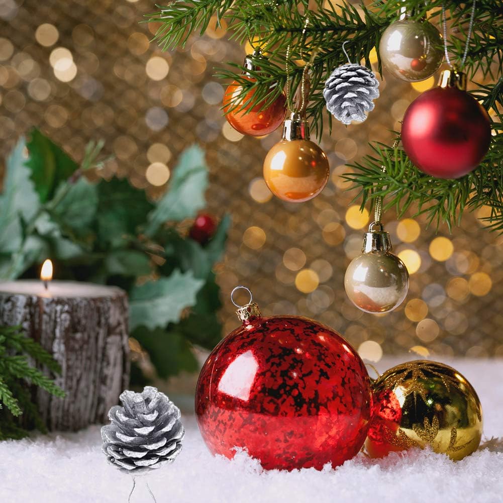 Set van 18 feestelijke kerstdennenornamenten - Dennenappels - Natuurlijke Dennenappels voor Kerstversiering - Twee Maten, Inclusief Handig Hangkoord - Veilige en Veelzijdige Kerstboom Decoraties van Hoogwaardig Hout