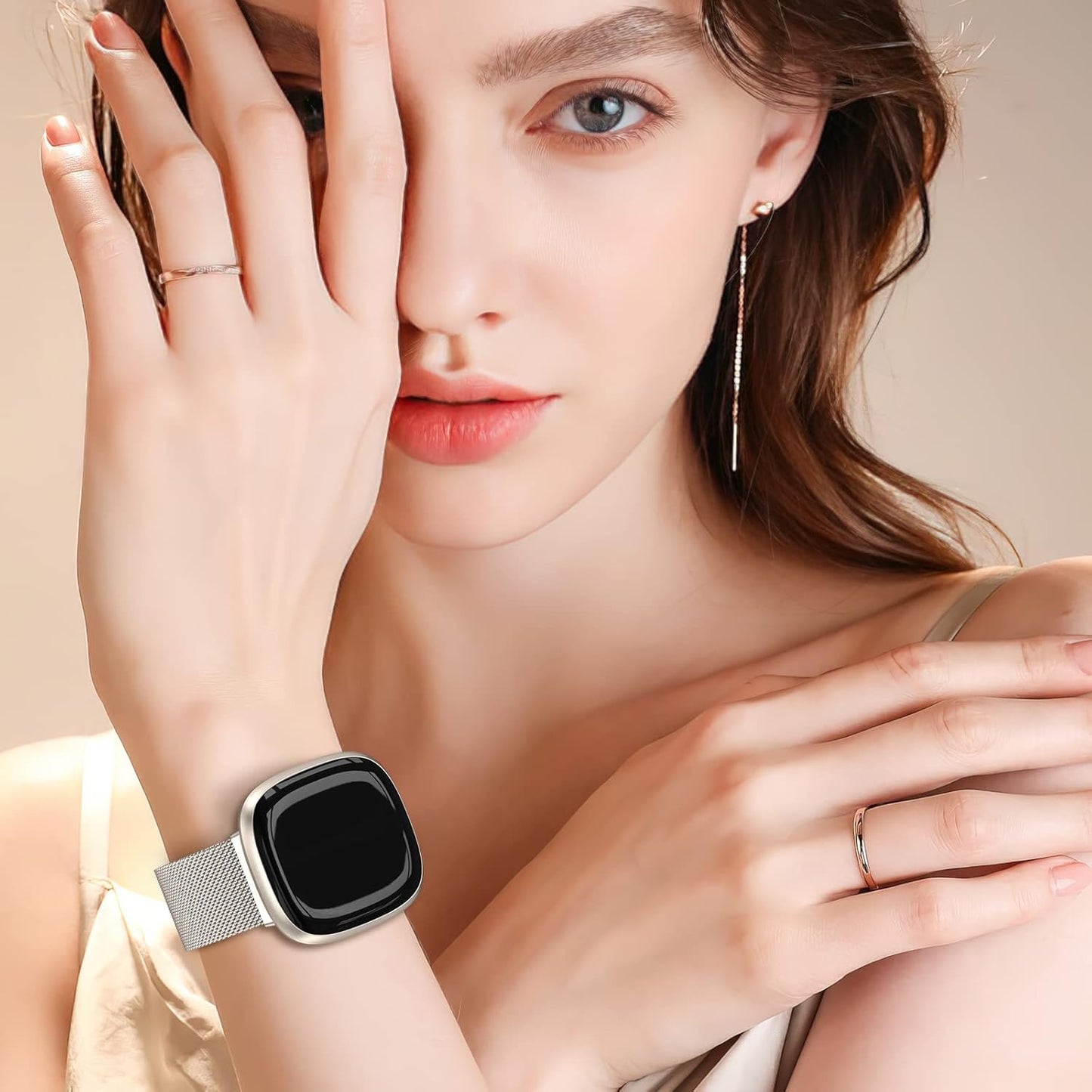 Verstelbare Roestvrijstalen Vervangende Bandjes met Dubbele Magnetische Sluiting - Compatibel met Fitbit Versa 3/Versa 4/Sense 2 - Luxe Zilver - Hoogwaardige Band voor Dames en Heren - Comfortabele Pasvorm en Veilige Bevestiging