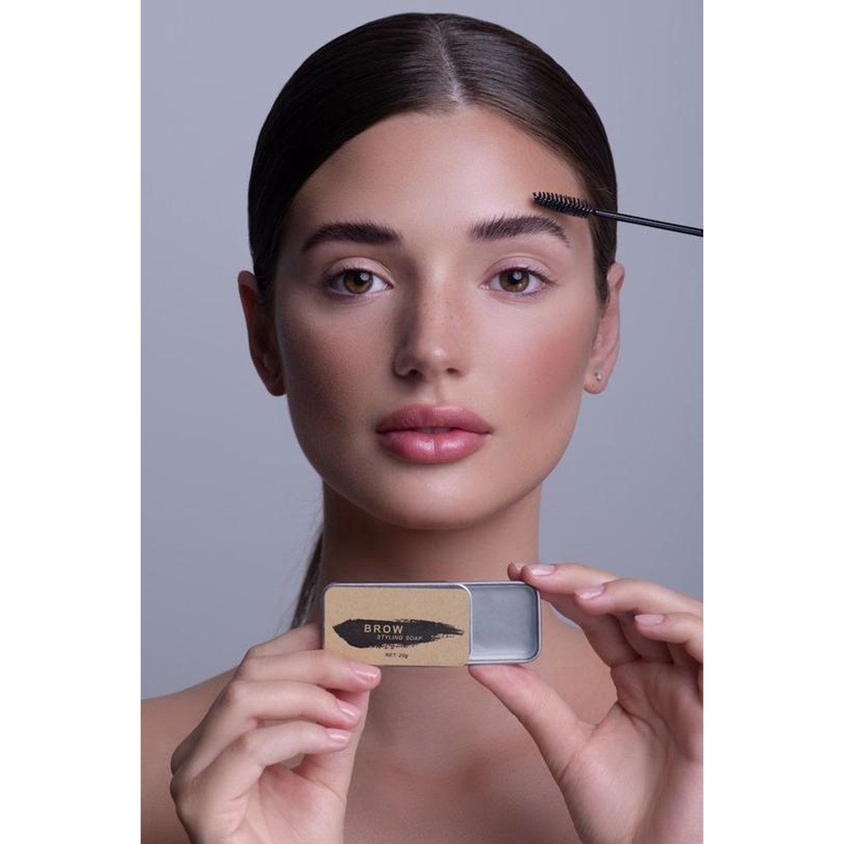 Styling Wenkbrauw Zeep - Wenkbrauwzeep Kit voor Natuurlijke en Volle Brows - Styling Balsem, Kleurloos en Langdurig - Compleet met Borstel voor Makkelijke Toepassing - Perfect voor Elke Wenkbrauwvorm en Stijl - Professionele Afwerking Thuis