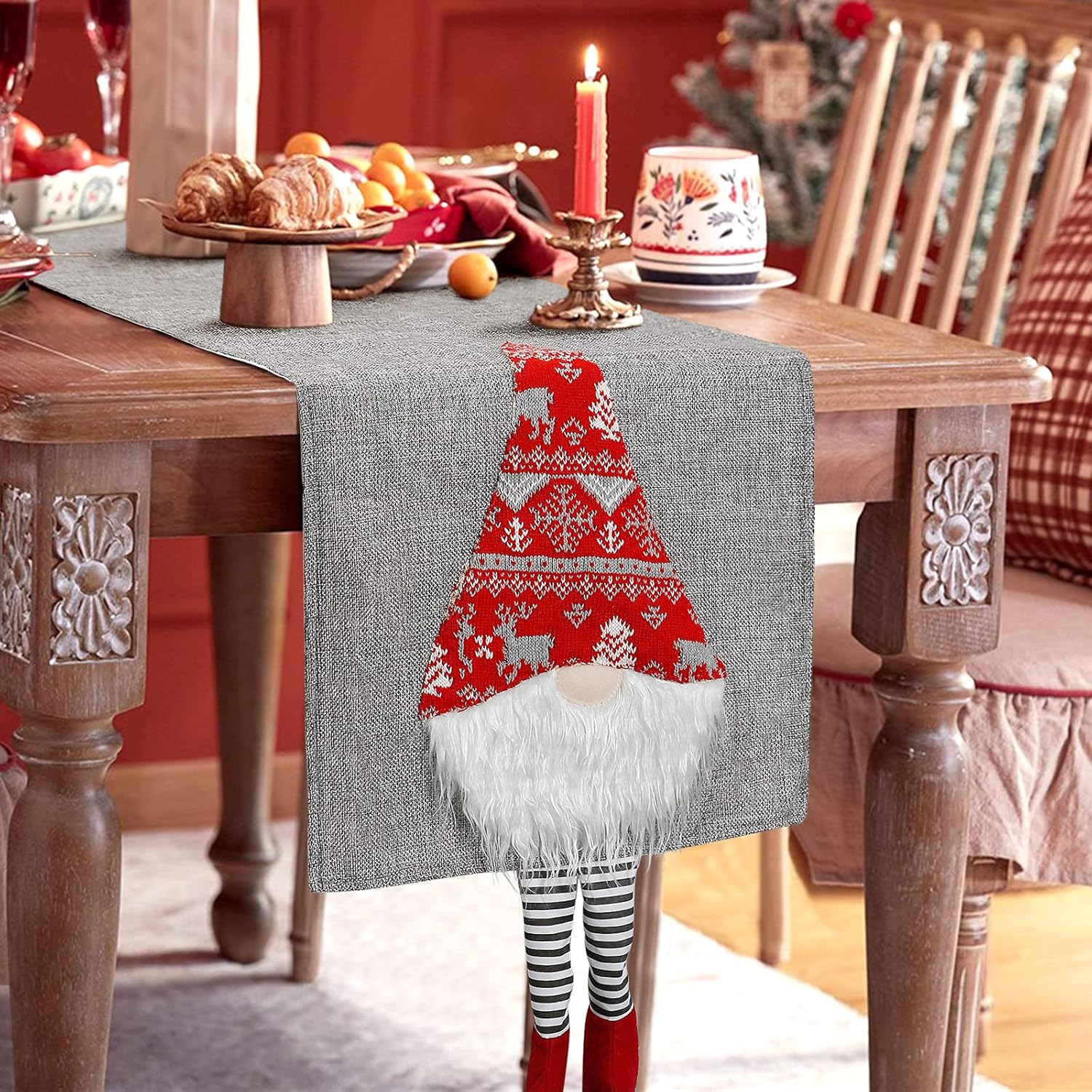 Kerst Tafelloper - 33x180 cm - Grijze Tafelloper met Kerstman Kabouters 3D Design - Katoen Linnen - Duurzaam en Rustiek - Perfect voor Kerstdecoratie en Feestelijke Tafels
