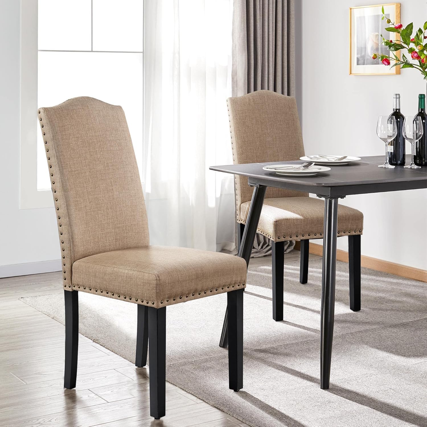 2 stuks eetkamerstoelen met hoge rug – gestoffeerde stoffen dining chairs – Parsons stijl stoel met houten poten – nagelrand afwerking – keukenstoel set khaki – 45.5 x 62 x 103 cm – moderne eetkamerstoelen met verstelbare poten