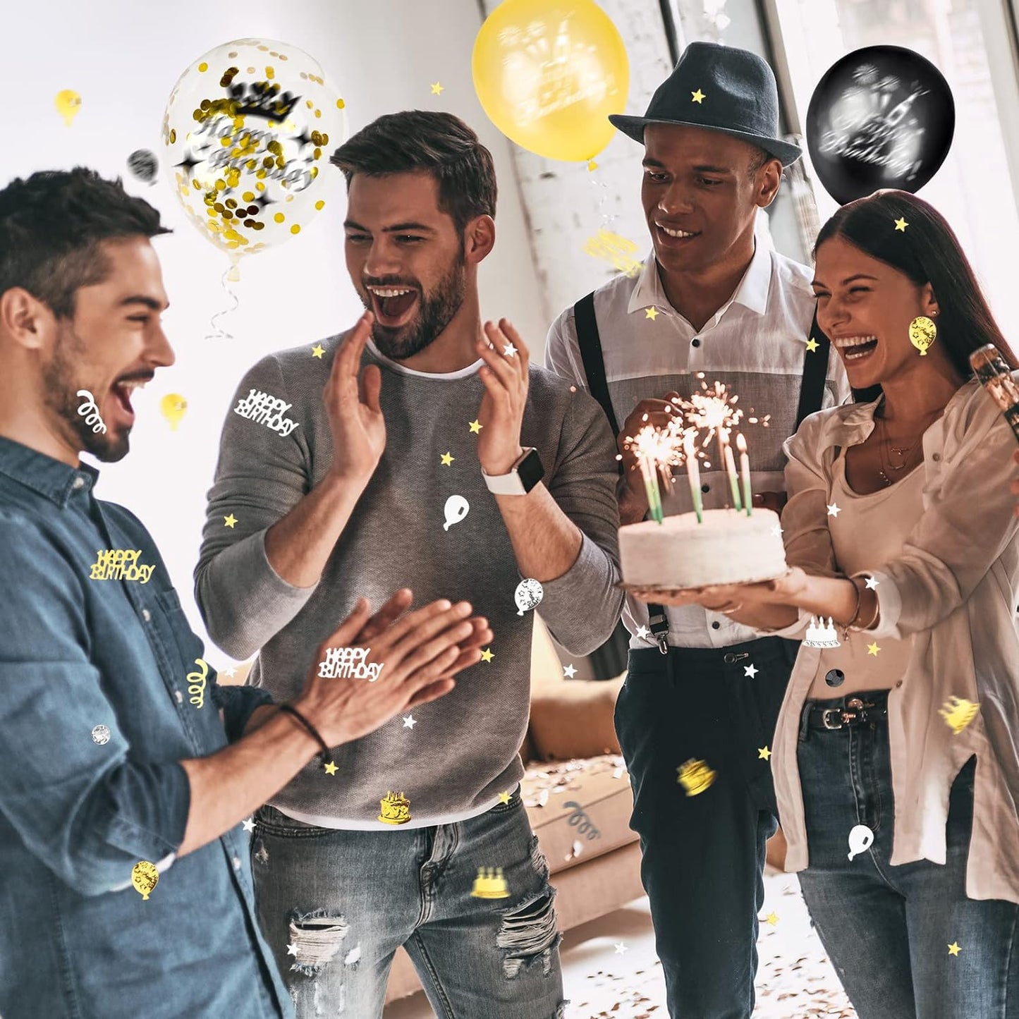 60-Delige Set Feestelijke Tafeldecoratie - Verjaardag Confetti Tafelversiering - Feestelijke Confetti Servetten voor Verjaardagen - Gouden Verjaardag Confetti voor Mannen en Vrouwen - Zwart-Gouden Slingers voor Verjaardagen en Jubilea
