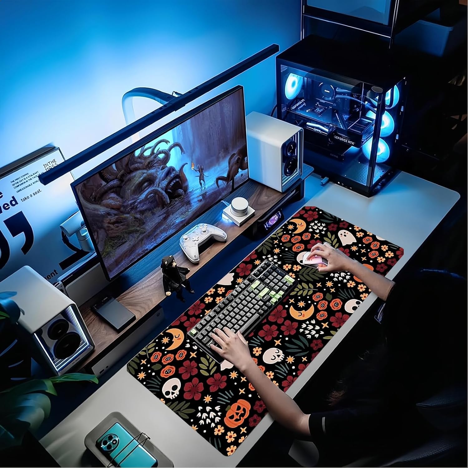 XXL Gaming Mouse Pad - 900 x 400 mm - Grote Onderlegger met Versterkte Randen - Non-Slip Rubber Onderkant - Waterdichte Bureau Mat - Halloween Design - Voor Laptop, Toetsenbord en Muis