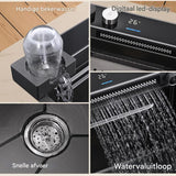 Zwarte Geïntegreerde Spoelbak – Luxe Werkstation Keukenspoelbak met Waterval, Kraan met Digitale Temperatuurweergave, Piano-schakelaarbediening en Volledige Accessoireset (68 cm)