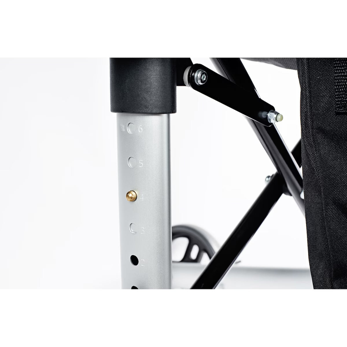 Lichtgewicht Rollator met Zitting – RIDDER Rollator Premium – Opvouwbaar Aluminium Looprek – 4 Wielen – In Hoogte Verstelbaar – Inclusief Rugsteun, Mandje en Remmen – Zilver/Zwart – Ca. 65 x 72 x 84-96 cm