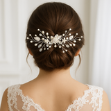 Elegante Zilverkleurige Haarschuifje met Blaadjes en Kraaltjes - Kristal Bloemen - Handgemaakte Haar Accessoires voor Dames