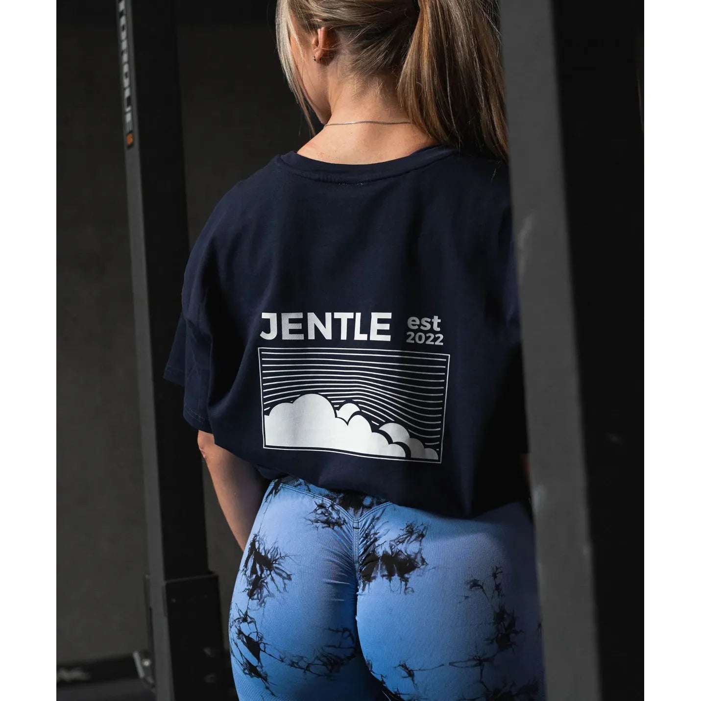 JNTL Lifting Club Oversized T-Shirt - Trendy en Comfortabele Mode, Verkrijgbaar in Navy Blauw en Wit, Maten S en L - Ideaal voor Sport en Vrije Tijd, Gemaakt van 100% Katoen, met Unieke Print en O-Neck Design, Gemakkelijk te Onderhouden Size S/L
