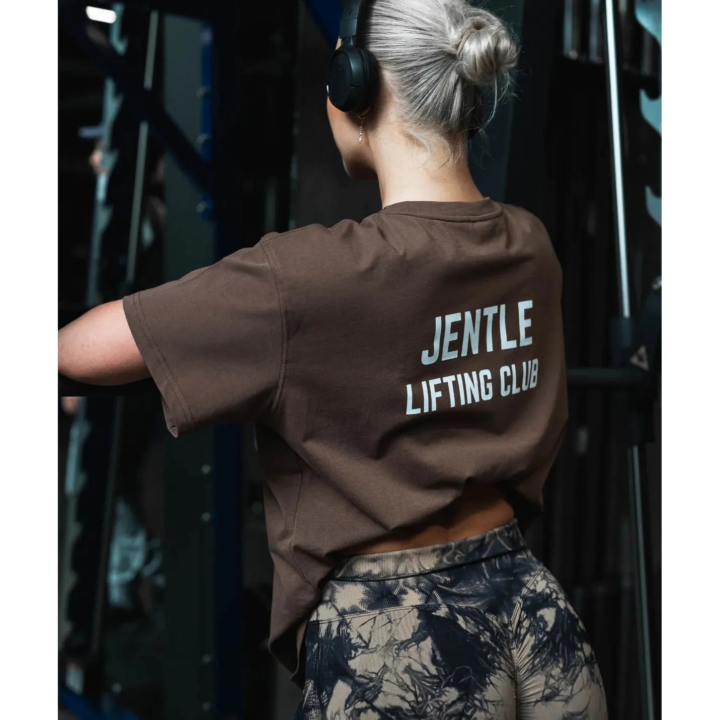 Lifting Club Oversized T-Shirt - Stijlvolle en Comfortabele Mode voor Elke Gelegenheid, Verkrijgbaar in Beige en Bruin, Maten S en L - 100% Katoen met Unieke Print, O-Neck en Ruime Pasvorm, Ideaal voor Casual en Sportieve Outfits