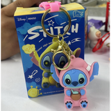 Set van 24 Sleutelhangers Uitdeel Geschekjes – Schattige Blauw-Roze Rubberfiguurtjes met Doosje – Perfect als Traktatie, Cadeautje of Bedankje voor Feestjes en Evenementen (6 cm)