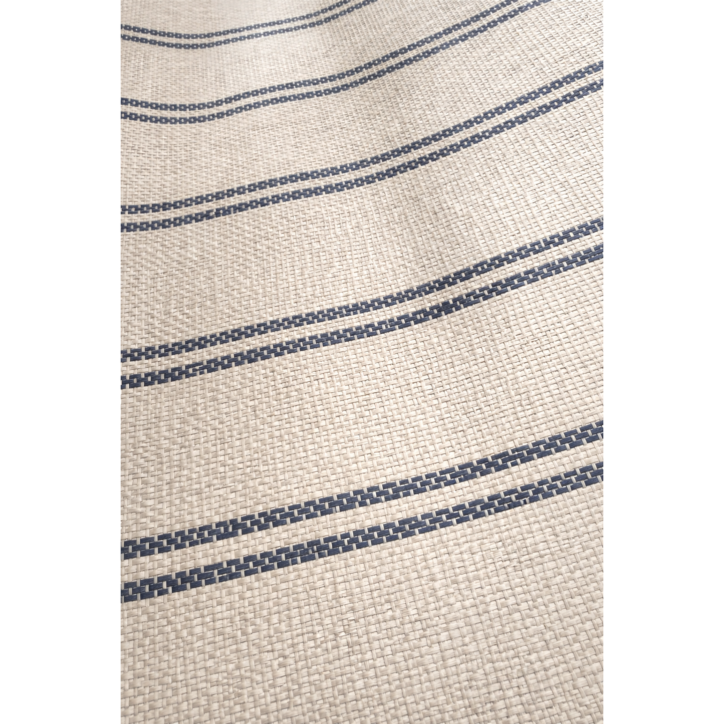 Studio Ana natuurlijk vezel behang – gestreept wandbehang beige met blauwe lijnen – 91 cm x 5.5 m rol – decoratief textuur behang – wandbekleding voor woonkamer, hal en slaapkamer – modern klassiek streepbehang