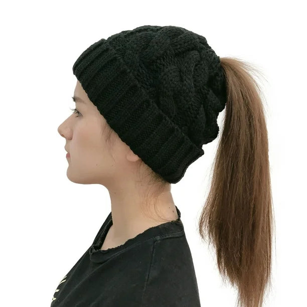 Gebreide Damesmutsen met Uitsparing - Wintermuts voor Dames met Uitsparing voor Paardenstaart, Solide Kleur, Elastisch, Anti-slip, Warm, Koudebestendig, Oorbescherming Twist - Zwart