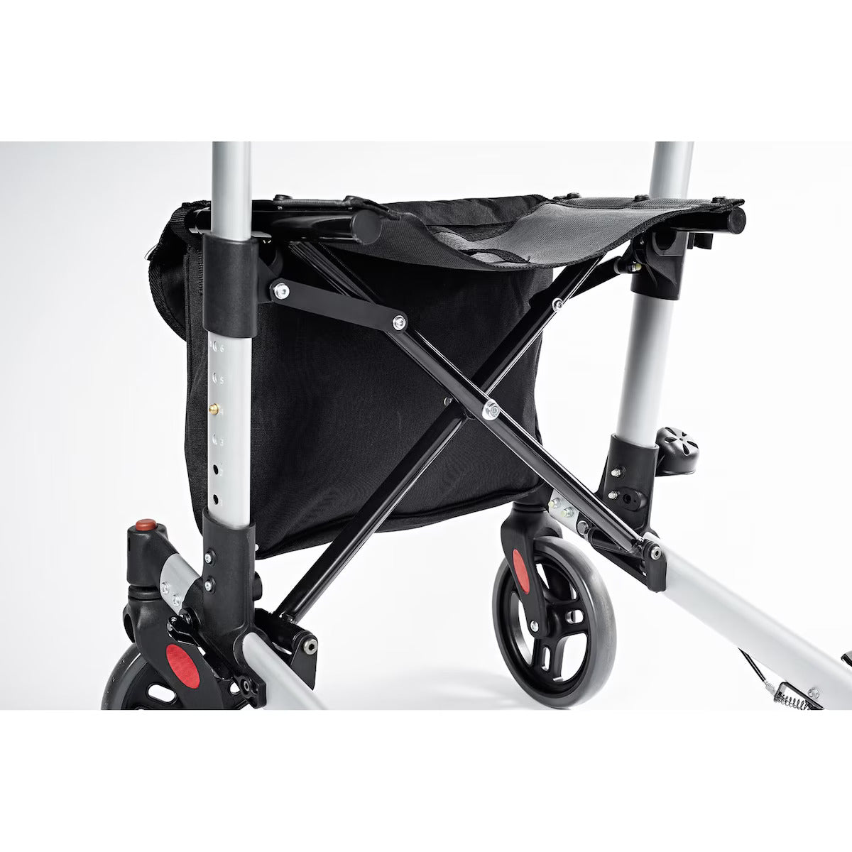 Lichtgewicht Rollator met Zitting – RIDDER Rollator Premium – Opvouwbaar Aluminium Looprek – 4 Wielen – In Hoogte Verstelbaar – Inclusief Rugsteun, Mandje en Remmen – Zilver/Zwart – Ca. 65 x 72 x 84-96 cm