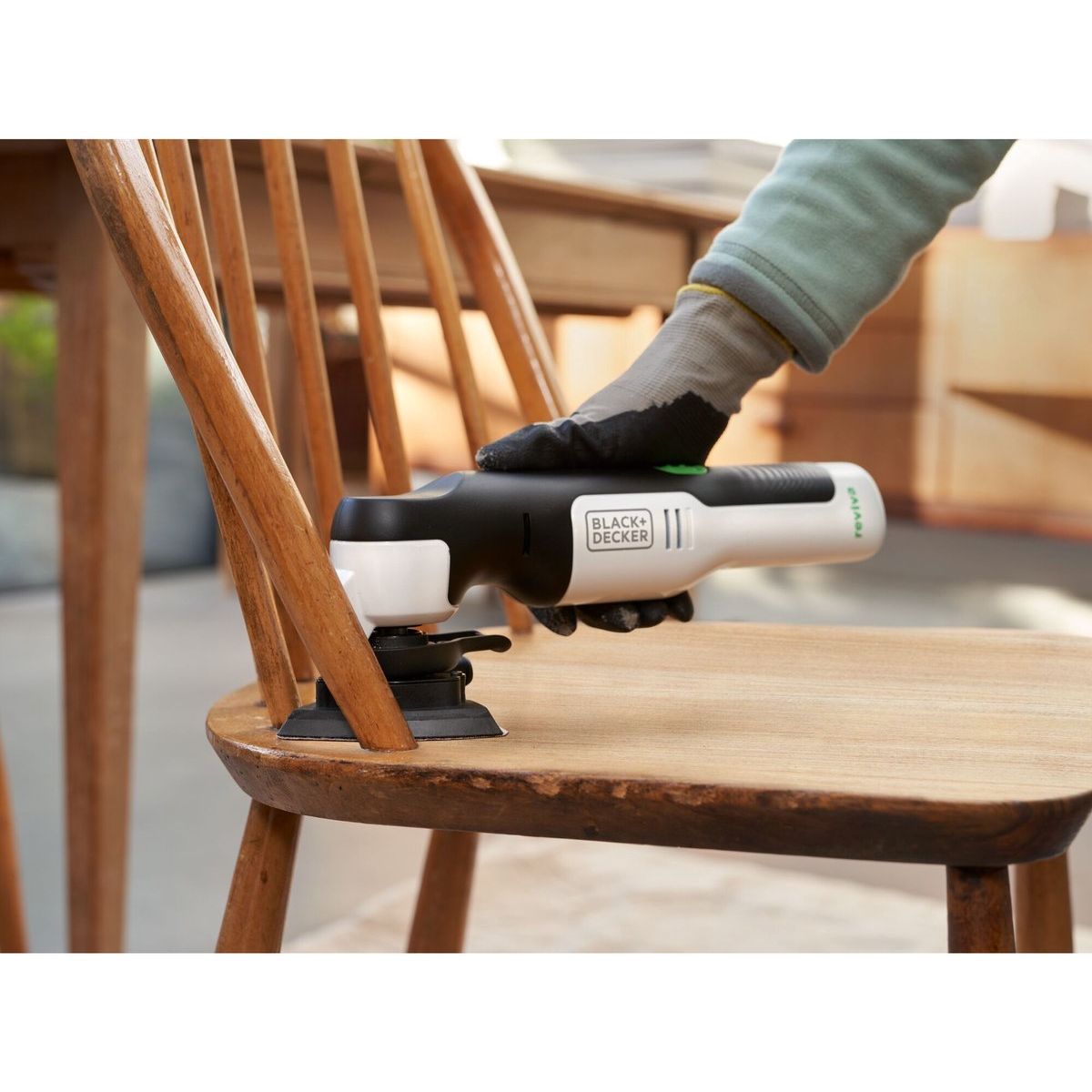 Black & Decker REVOS12C QW – Reviva Multitool – 12V – 1,5Ah – Oplaadbare Multitool – Met Accessoires – Duurzaam Gereedschap – Milieuvriendelijk – Compact – Krachtig – Voor Zagen – Schuren – Slijpen – Klussen – Binnen en Buiten