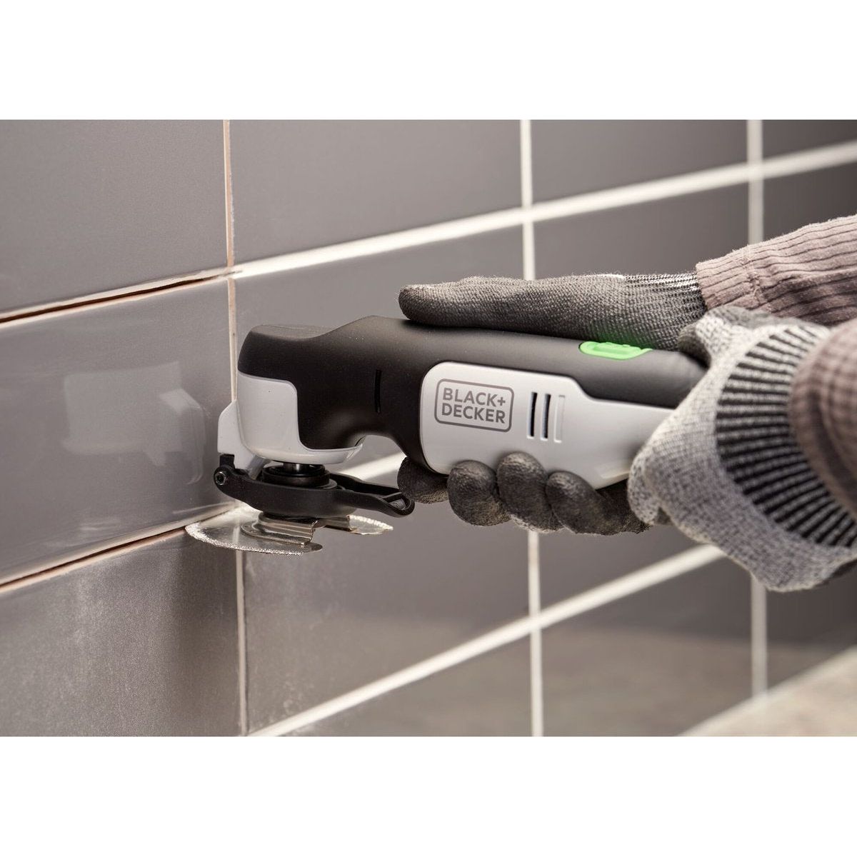 Black & Decker REVOS12C QW – Reviva Multitool – 12V – 1,5Ah – Oplaadbare Multitool – Met Accessoires – Duurzaam Gereedschap – Milieuvriendelijk – Compact – Krachtig – Voor Zagen – Schuren – Slijpen – Klussen – Binnen en Buiten