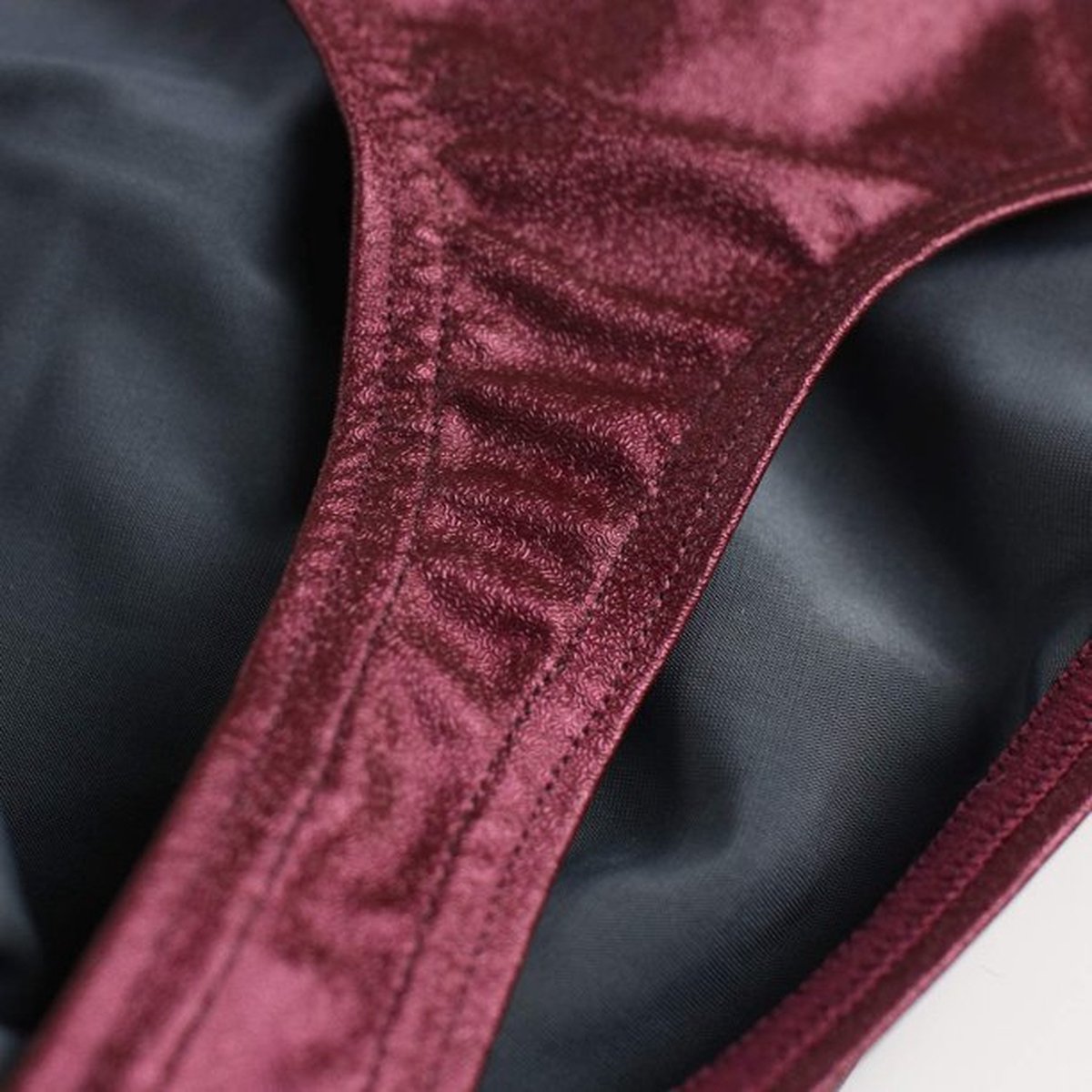 Sexy Faux Leren Herenslip - Herenmode String - Man Thong Ondergoed - Geschikt Om In Te Zwemmen - Rood - Maat XXL